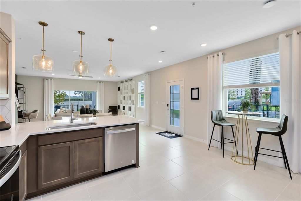 En Venta: $389,990 (3 camas, 2 baños, 1782 Pies cuadrados)