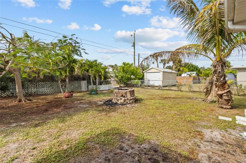 For Sale: $249,900 (2 beds, 2 baths, 1138 Square Feet)