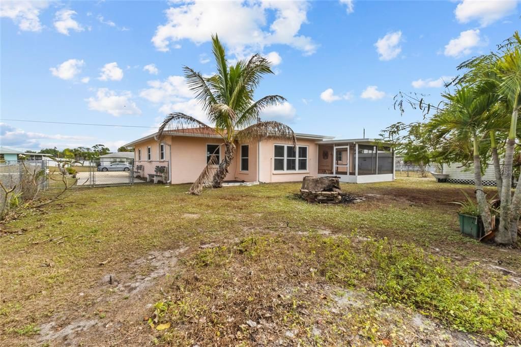 For Sale: $249,900 (2 beds, 2 baths, 1138 Square Feet)