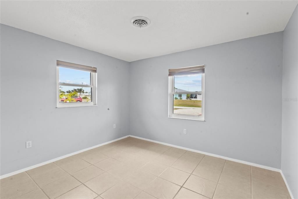 For Sale: $249,900 (2 beds, 2 baths, 1138 Square Feet)