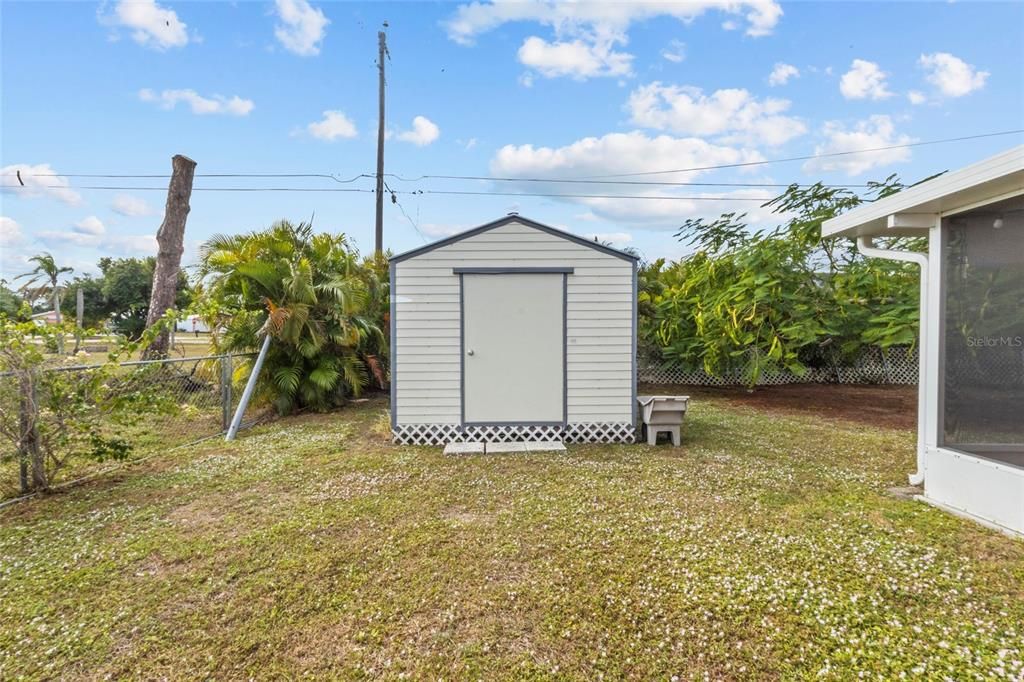 For Sale: $249,900 (2 beds, 2 baths, 1138 Square Feet)