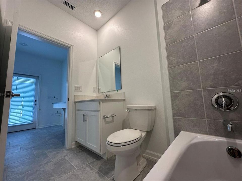 На продажу: $495,990 (4 спален, 3 ванн, 2023 Квадратных фут)