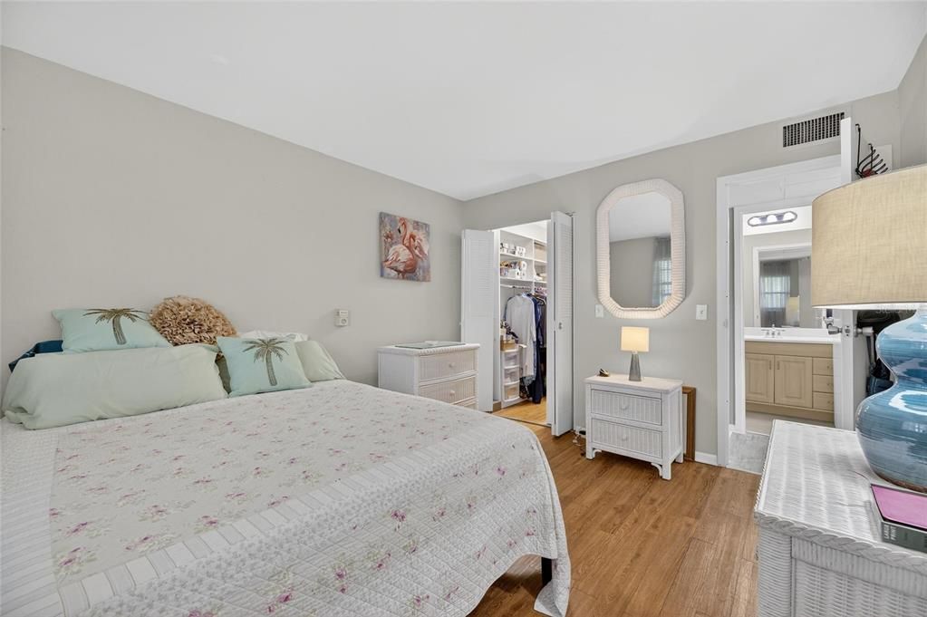 For Sale: $92,500 (2 beds, 2 baths, 960 Square Feet)