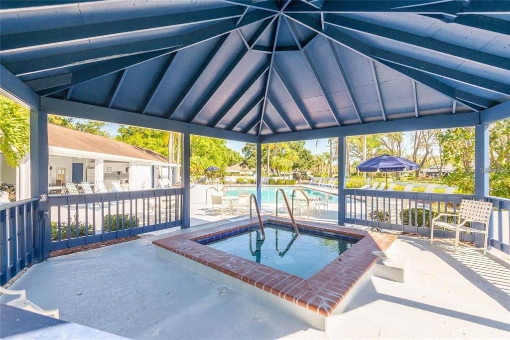 For Sale: $92,500 (2 beds, 2 baths, 960 Square Feet)