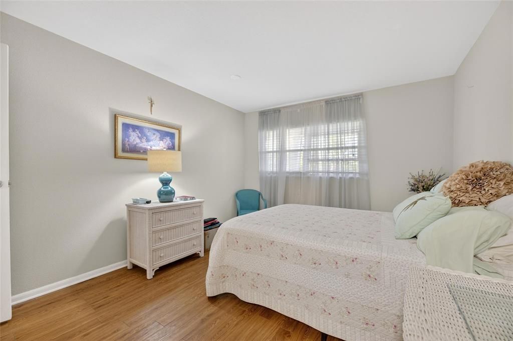 For Sale: $92,500 (2 beds, 2 baths, 960 Square Feet)