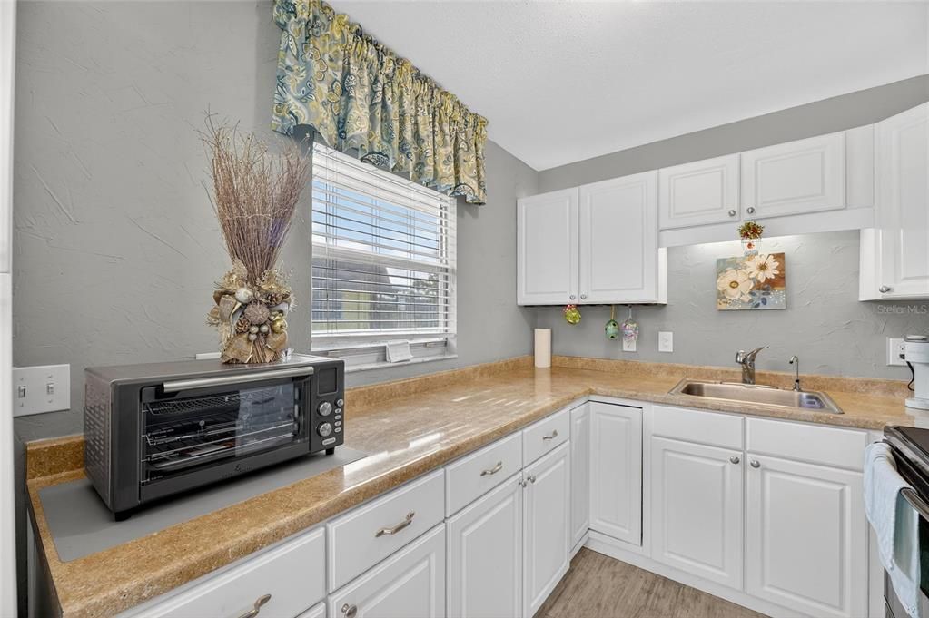 For Sale: $92,500 (2 beds, 2 baths, 960 Square Feet)