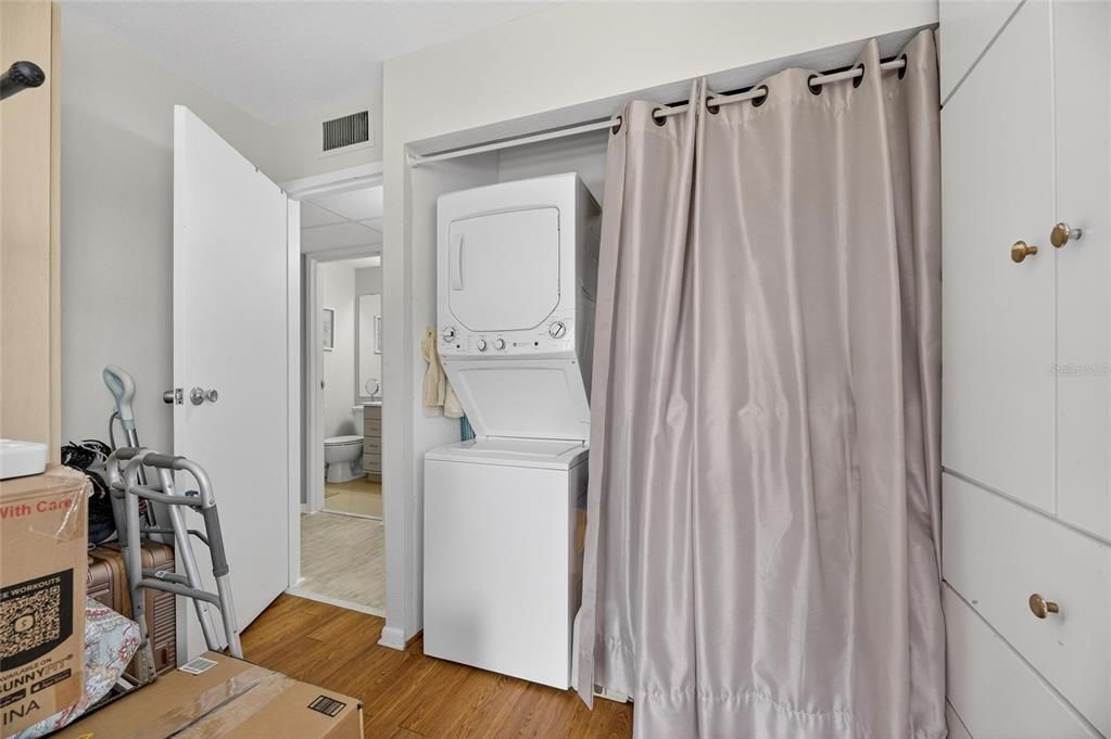 For Sale: $92,500 (2 beds, 2 baths, 960 Square Feet)