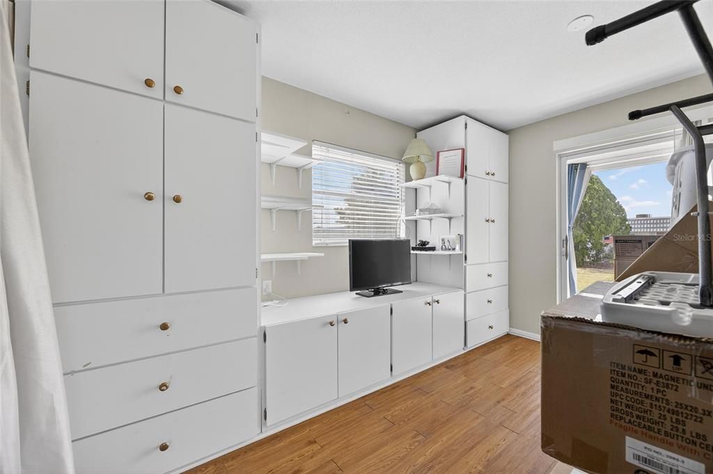 For Sale: $92,500 (2 beds, 2 baths, 960 Square Feet)