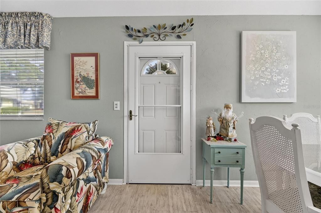 For Sale: $92,500 (2 beds, 2 baths, 960 Square Feet)