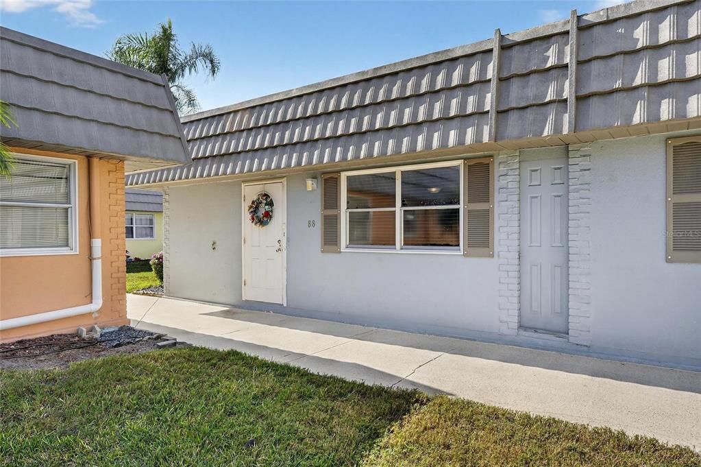 For Sale: $92,500 (2 beds, 2 baths, 960 Square Feet)