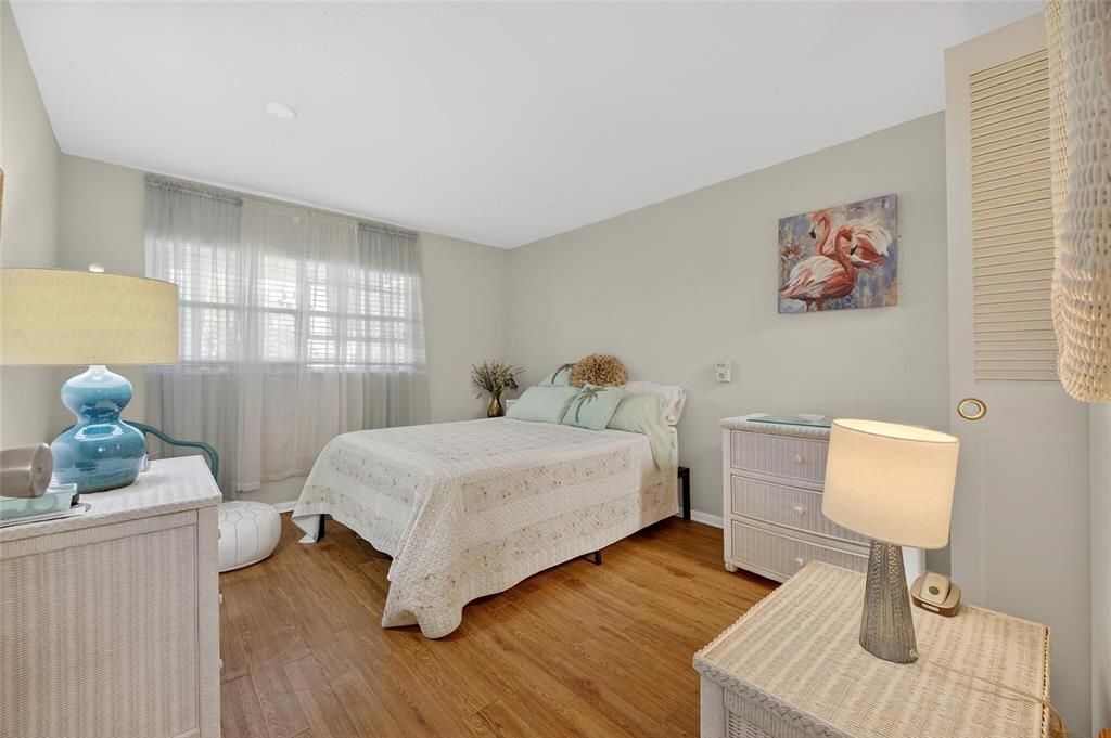 For Sale: $92,500 (2 beds, 2 baths, 960 Square Feet)