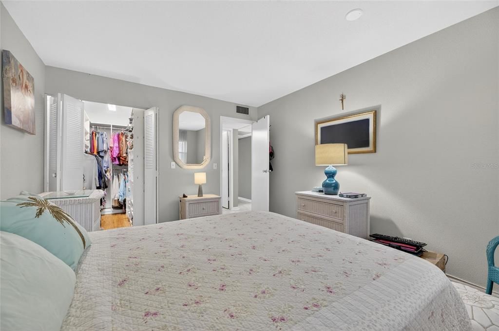 For Sale: $92,500 (2 beds, 2 baths, 960 Square Feet)