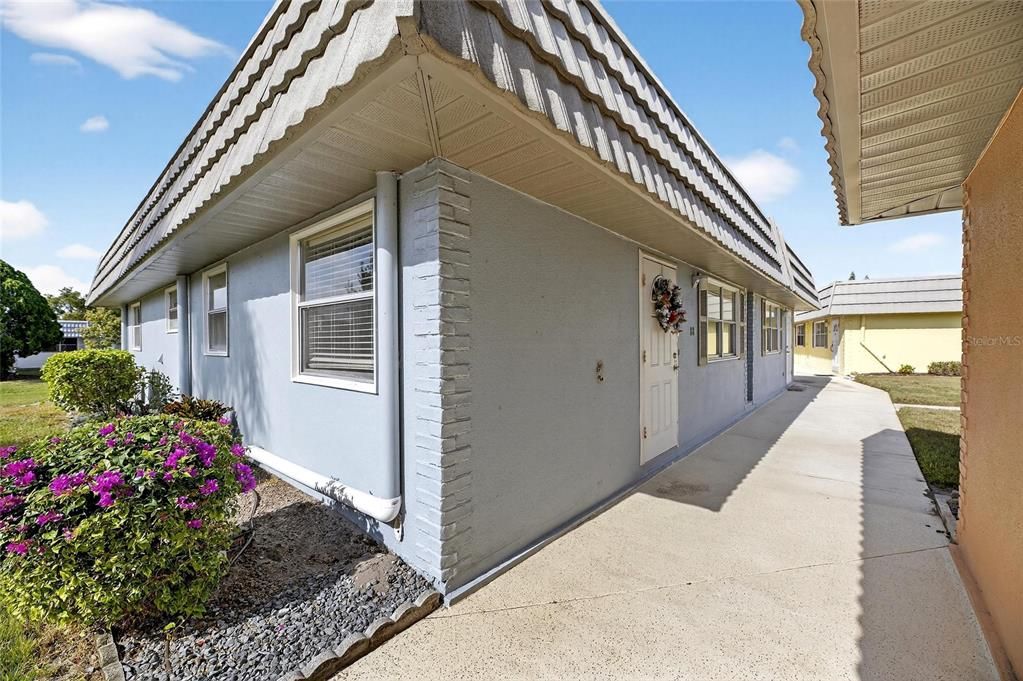 For Sale: $92,500 (2 beds, 2 baths, 960 Square Feet)