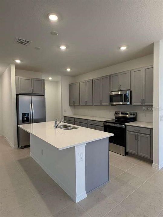 For Rent: $3,500 (3 beds, 2 baths, 2134 Square Feet)