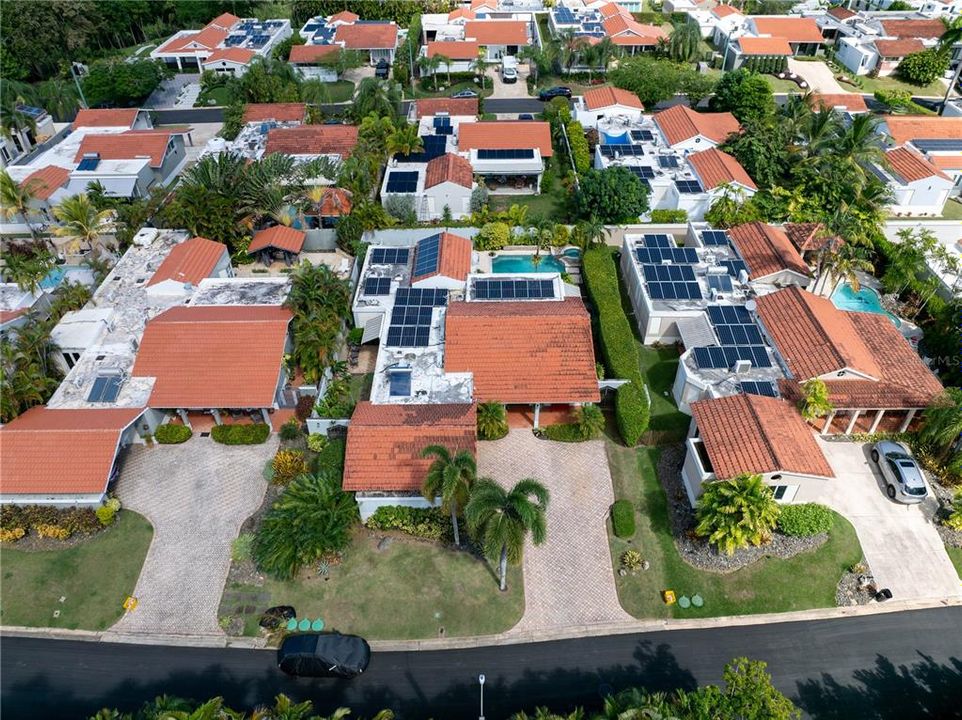 For Sale: $1,315,000 (3 beds, 3 baths, 2500 Square Feet)