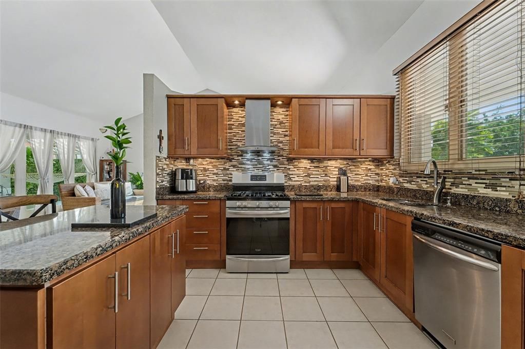 For Sale: $1,315,000 (3 beds, 3 baths, 2500 Square Feet)