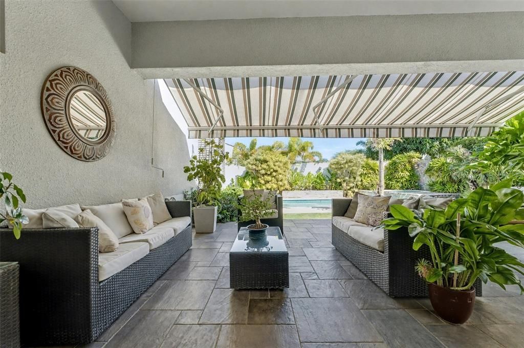 For Sale: $1,315,000 (3 beds, 3 baths, 2500 Square Feet)