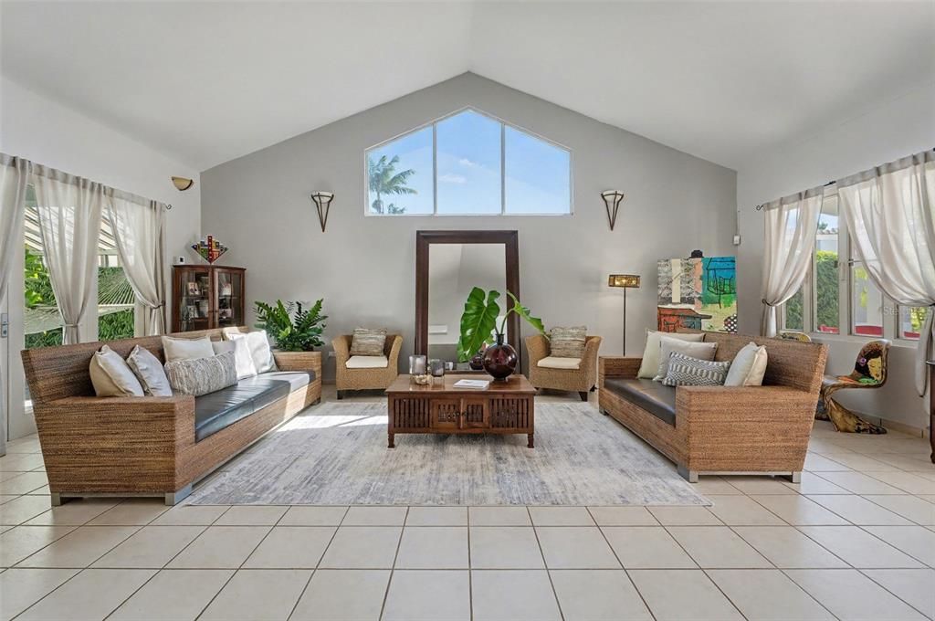 For Sale: $1,315,000 (3 beds, 3 baths, 2500 Square Feet)