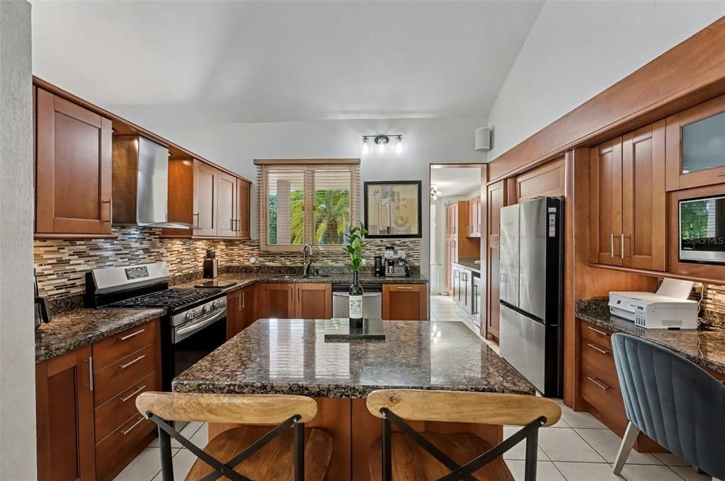 For Sale: $1,315,000 (3 beds, 3 baths, 2500 Square Feet)