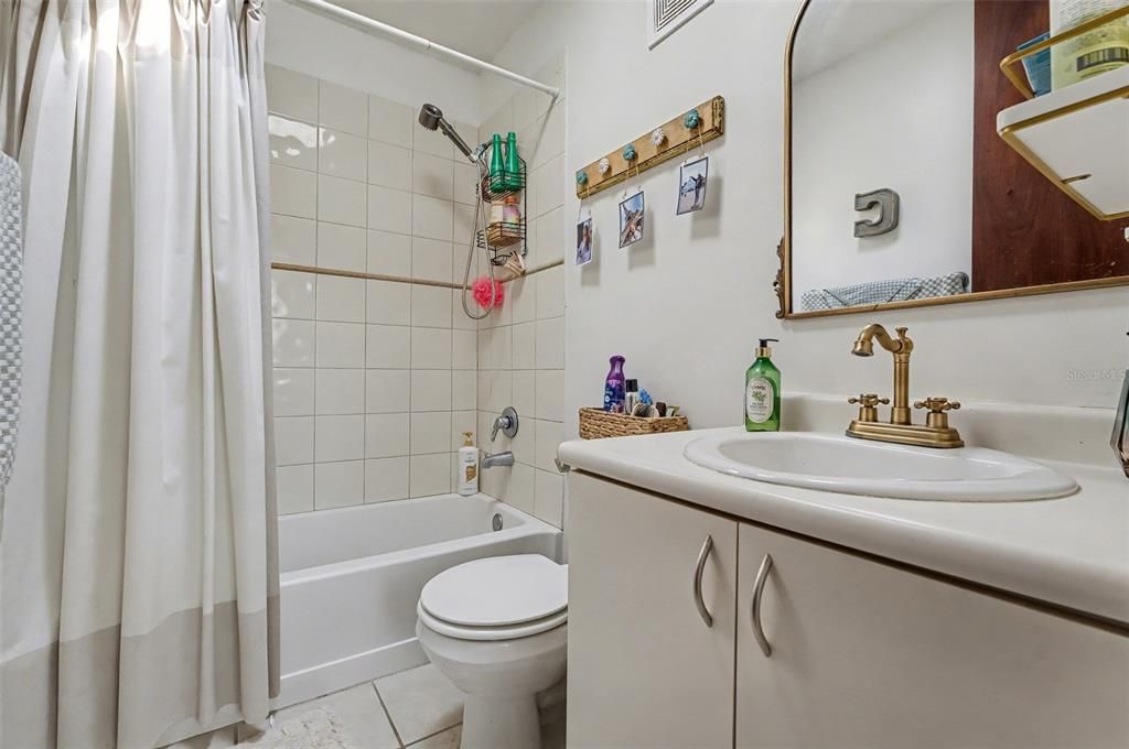 For Sale: $1,315,000 (3 beds, 3 baths, 2500 Square Feet)