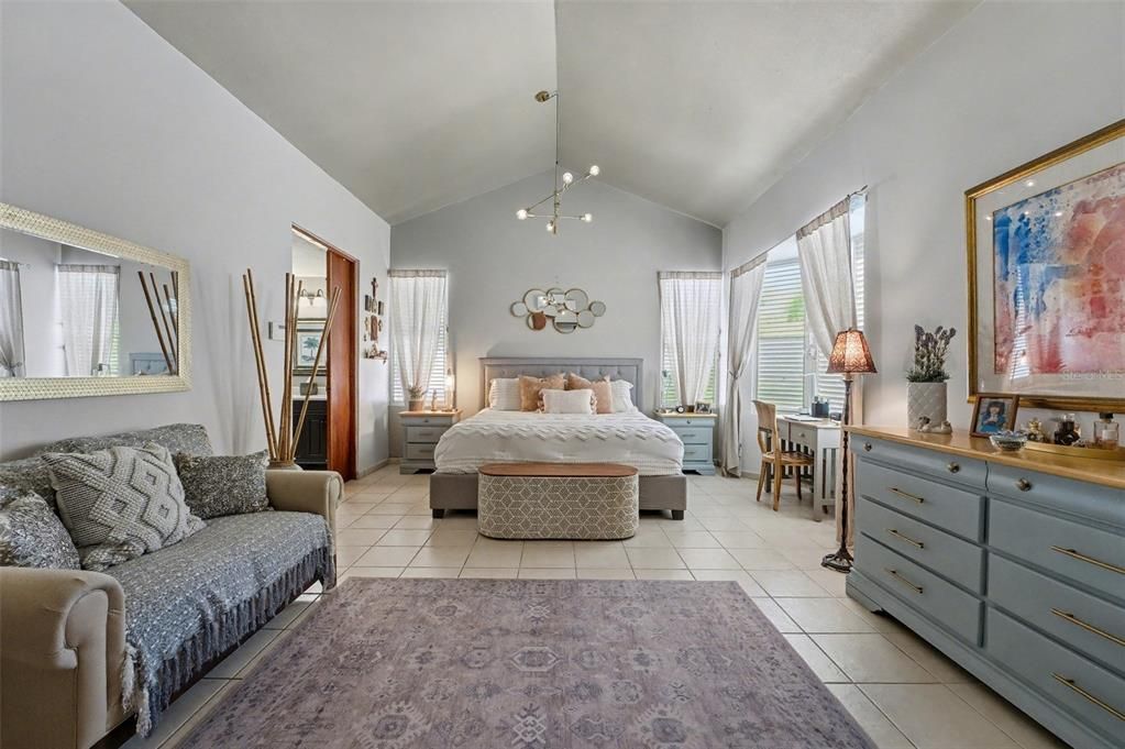 For Sale: $1,315,000 (3 beds, 3 baths, 2500 Square Feet)