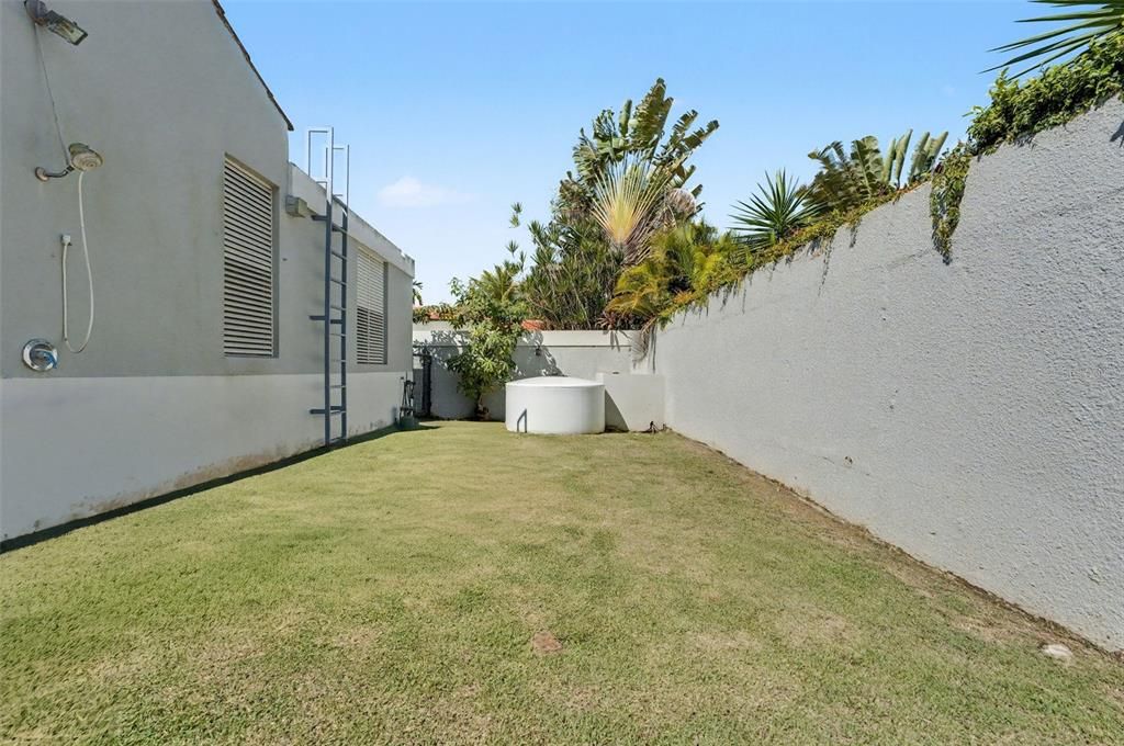 For Sale: $1,315,000 (3 beds, 3 baths, 2500 Square Feet)