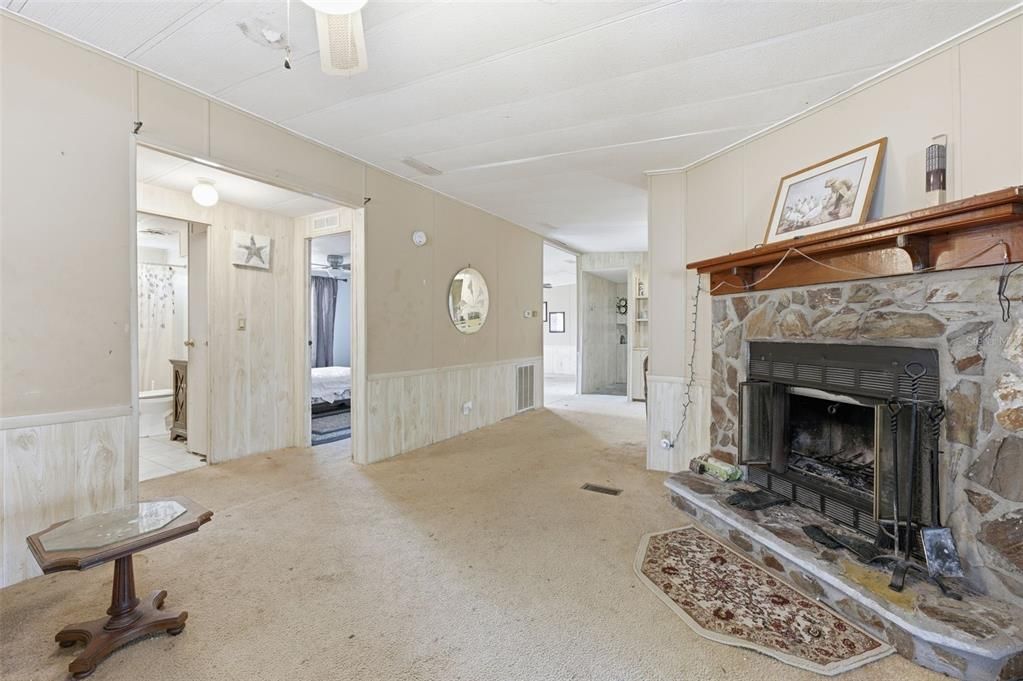 待售: $195,000 (3 贝兹, 2 浴室, 1568 平方英尺)