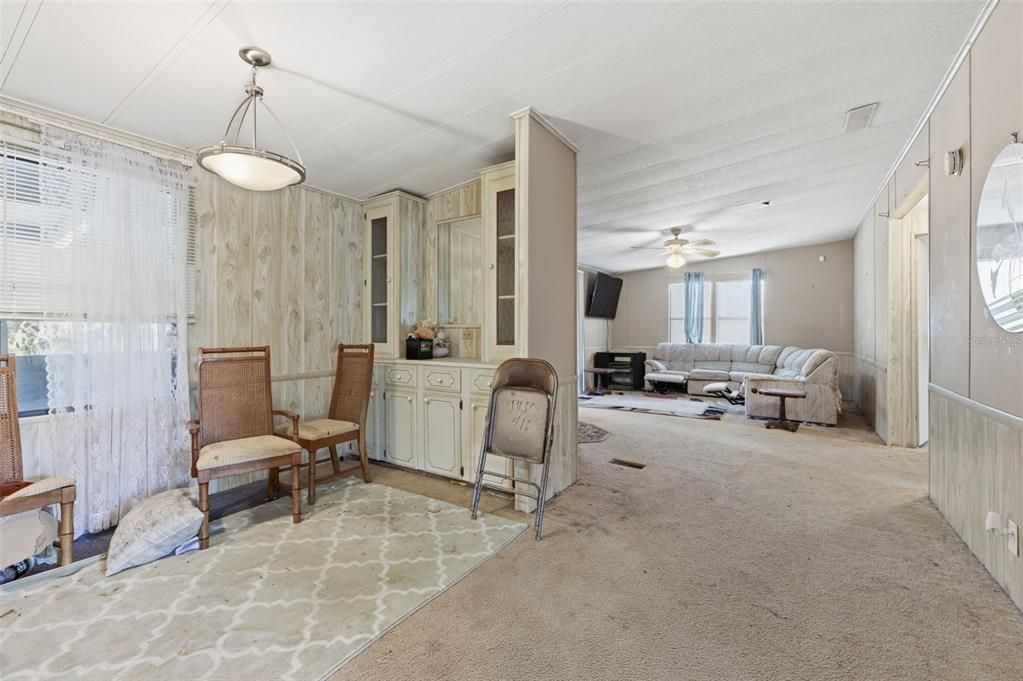 待售: $195,000 (3 贝兹, 2 浴室, 1568 平方英尺)