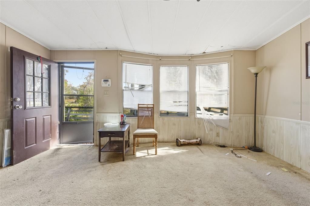 待售: $195,000 (3 贝兹, 2 浴室, 1568 平方英尺)