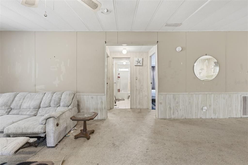 待售: $195,000 (3 贝兹, 2 浴室, 1568 平方英尺)