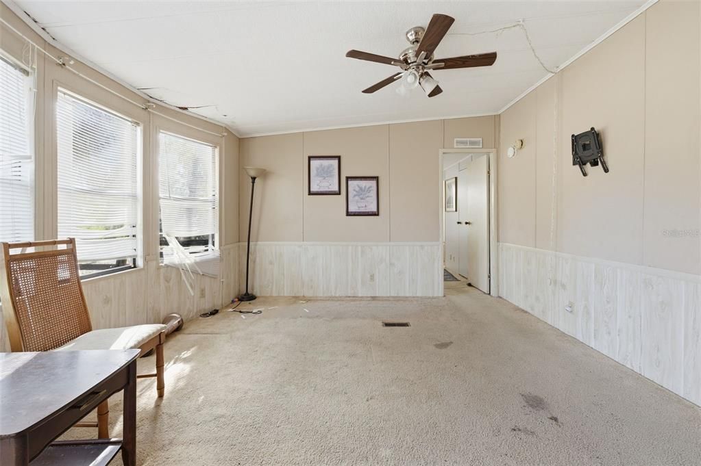 待售: $195,000 (3 贝兹, 2 浴室, 1568 平方英尺)