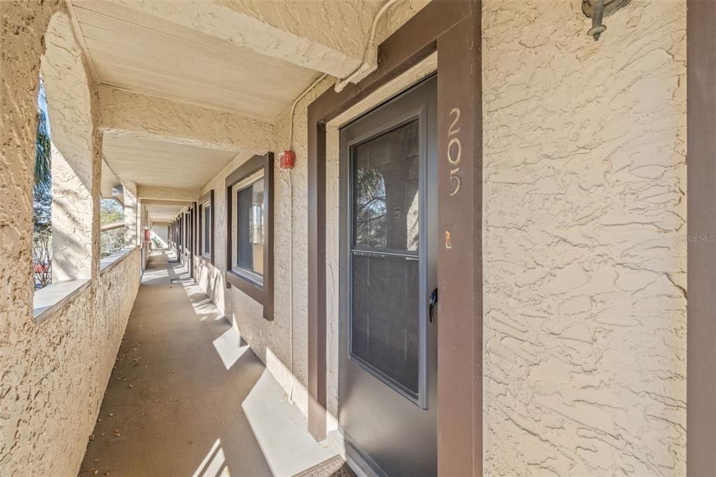 For Sale: $210,000 (2 beds, 2 baths, 1055 Square Feet)