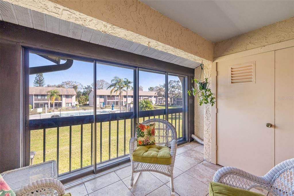 For Sale: $210,000 (2 beds, 2 baths, 1055 Square Feet)