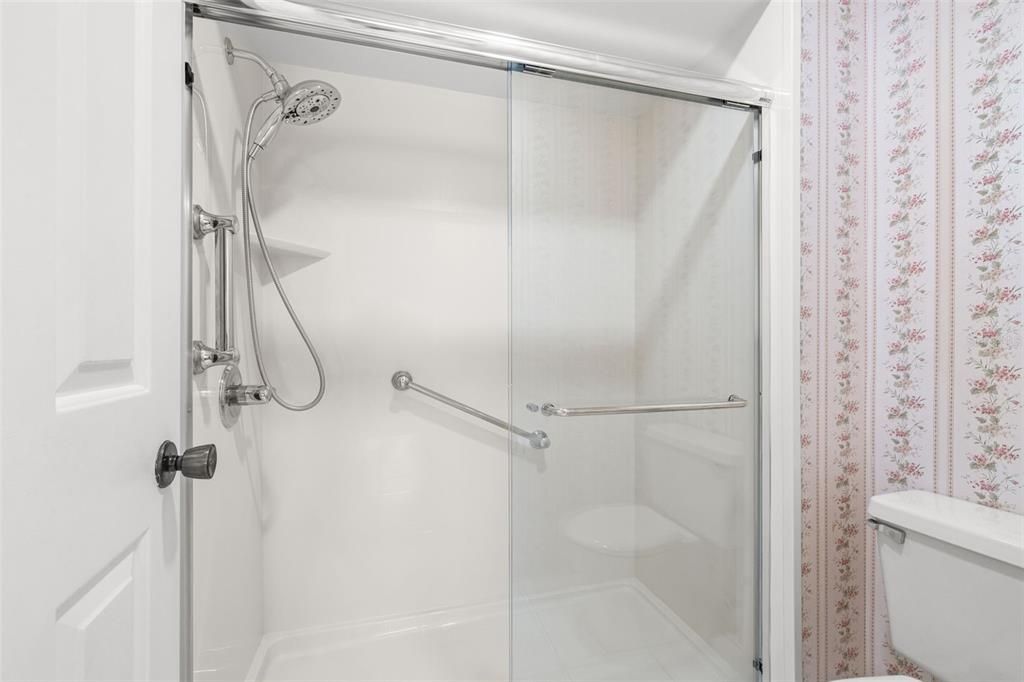 For Sale: $210,000 (2 beds, 2 baths, 1055 Square Feet)