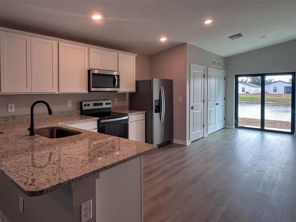 En Renta: $2,395 (3 camas, 2 baños, 1697 Pies cuadrados)