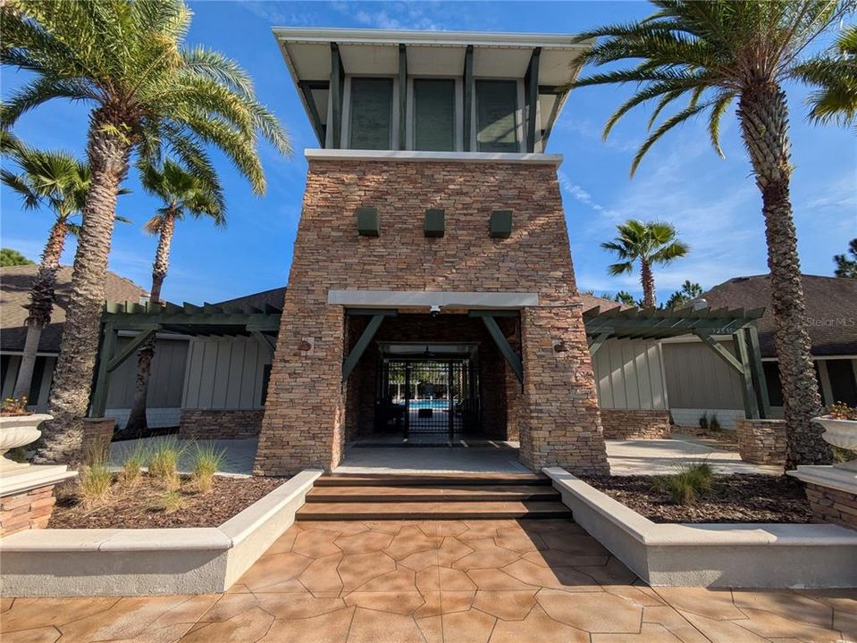 En Venta: $449,950 (5 camas, 3 baños, 2447 Pies cuadrados)