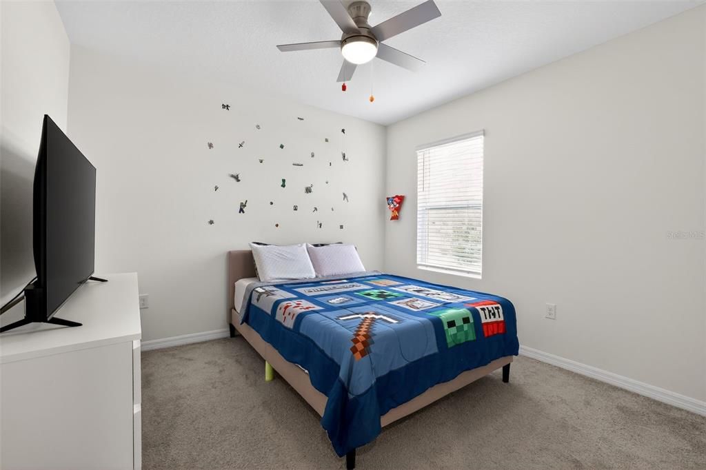 En Venta: $449,950 (5 camas, 3 baños, 2447 Pies cuadrados)