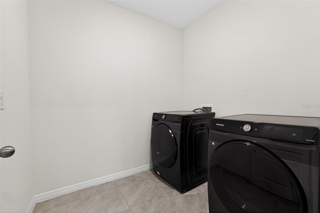 En Venta: $449,950 (5 camas, 3 baños, 2447 Pies cuadrados)