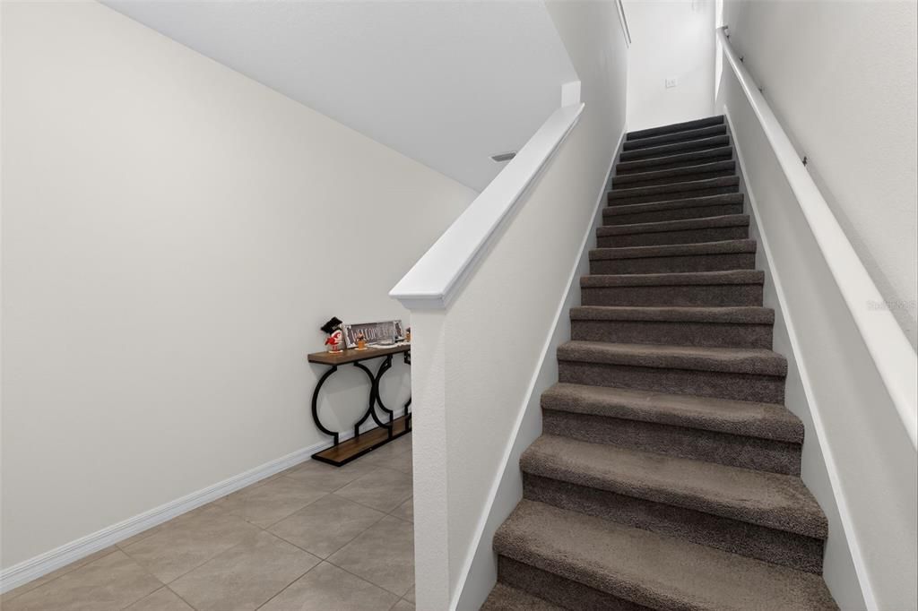 En Venta: $449,950 (5 camas, 3 baños, 2447 Pies cuadrados)