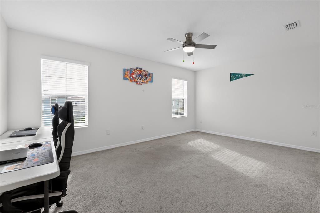 En Venta: $449,950 (5 camas, 3 baños, 2447 Pies cuadrados)