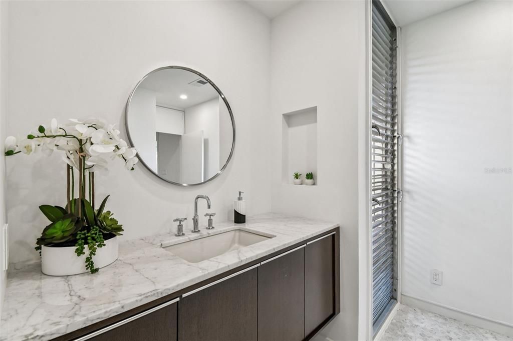 En Venta: $2,999,000 (5 camas, 4 baños, 4497 Pies cuadrados)