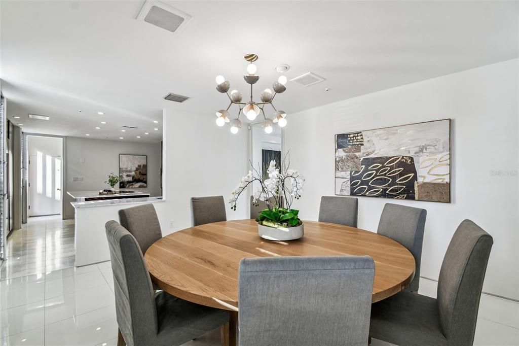 En Venta: $2,999,000 (5 camas, 4 baños, 4497 Pies cuadrados)