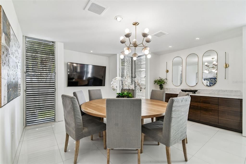 En Venta: $2,999,000 (5 camas, 4 baños, 4497 Pies cuadrados)