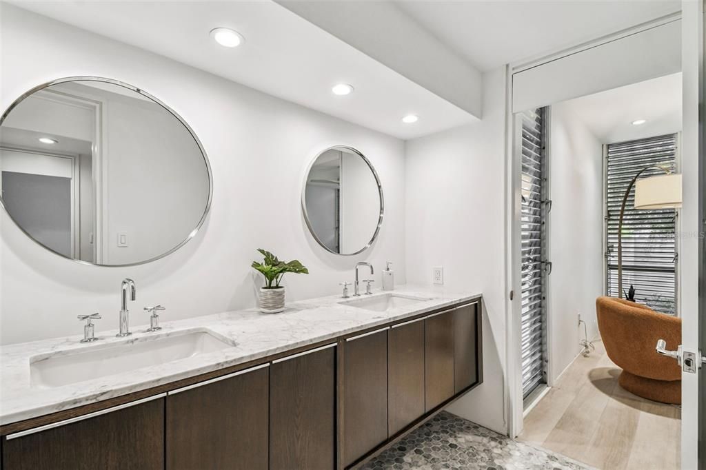 En Venta: $2,999,000 (5 camas, 4 baños, 4497 Pies cuadrados)