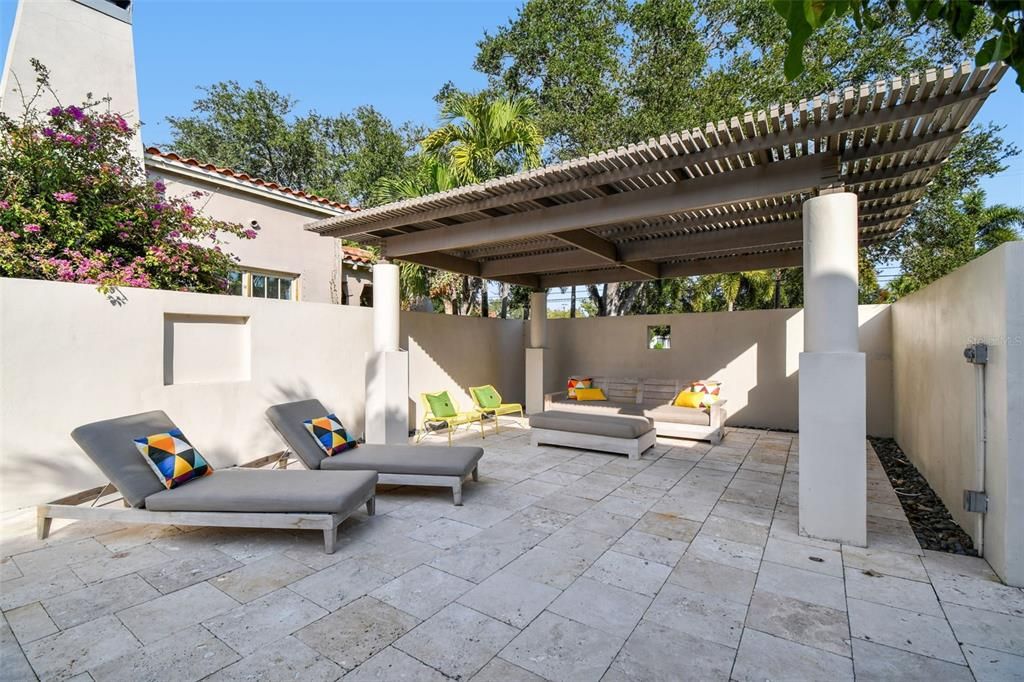 En Venta: $2,999,000 (5 camas, 4 baños, 4497 Pies cuadrados)