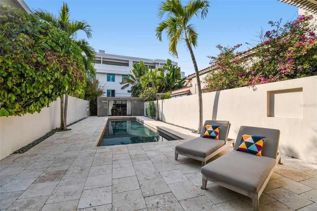 En Venta: $2,999,000 (5 camas, 4 baños, 4497 Pies cuadrados)