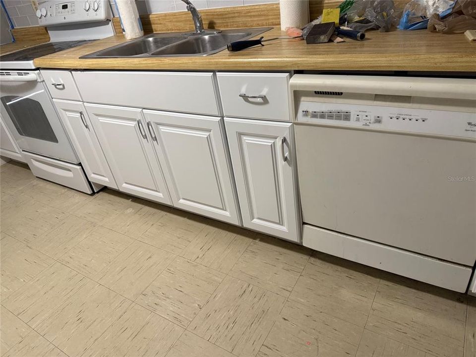 На продажу: $189,900 (2 спален, 2 ванн, 1032 Квадратных фут)