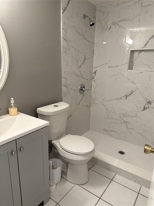 На продажу: $189,900 (2 спален, 2 ванн, 1032 Квадратных фут)