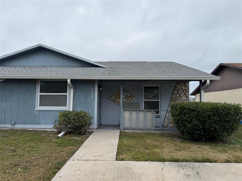 На продажу: $189,900 (2 спален, 2 ванн, 1032 Квадратных фут)