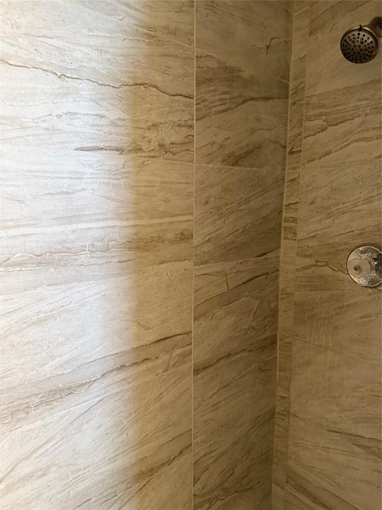 На продажу: $189,900 (2 спален, 2 ванн, 1032 Квадратных фут)